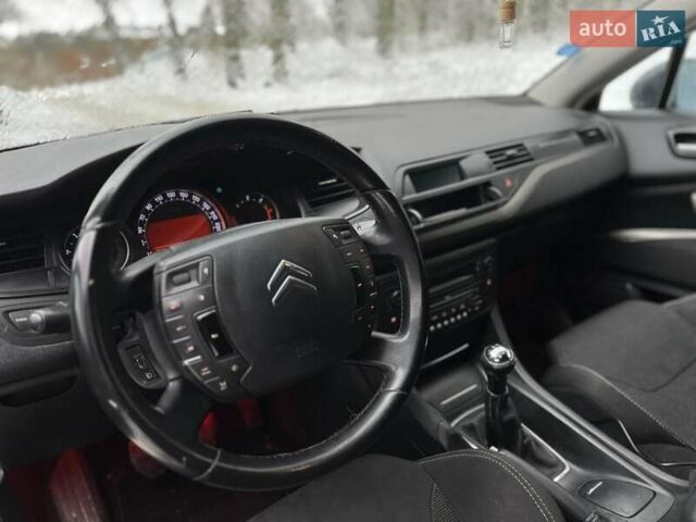 Серый Ситроен С5, объемом двигателя 1.6 л и пробегом 320 тыс. км за 5650 $, фото 7 на Automoto.ua