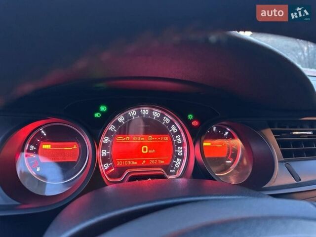 Серый Ситроен С5, объемом двигателя 1.56 л и пробегом 363 тыс. км за 4800 $, фото 7 на Automoto.ua