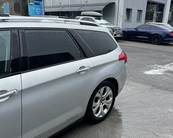 Сірий Сітроен С5, об'ємом двигуна 2 л та пробігом 317 тис. км за 6320 $, фото 5 на Automoto.ua