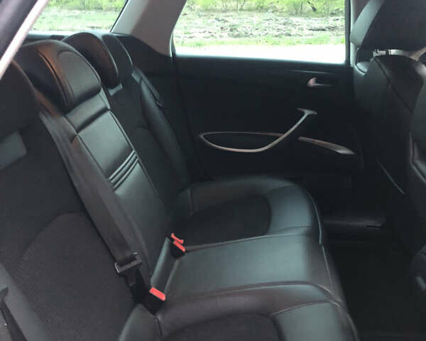 Серый Ситроен С5, объемом двигателя 1.6 л и пробегом 209 тыс. км за 7200 $, фото 2 на Automoto.ua