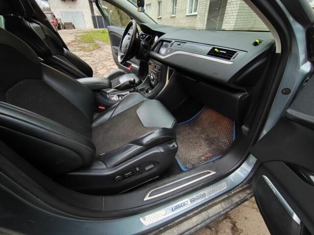 Серый Ситроен С5, объемом двигателя 1.6 л и пробегом 214 тыс. км за 5600 $, фото 1 на Automoto.ua