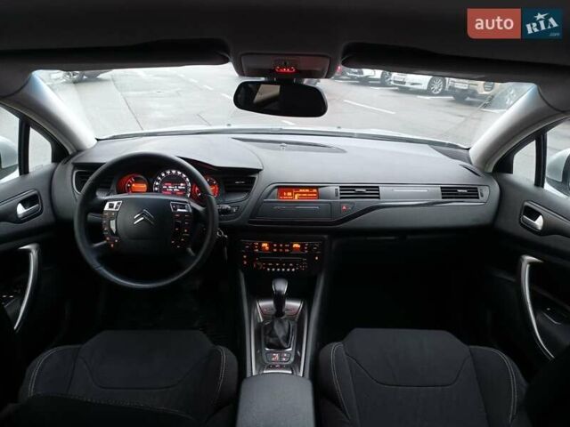 Серый Ситроен С5, объемом двигателя 2 л и пробегом 318 тыс. км за 6399 $, фото 1 на Automoto.ua