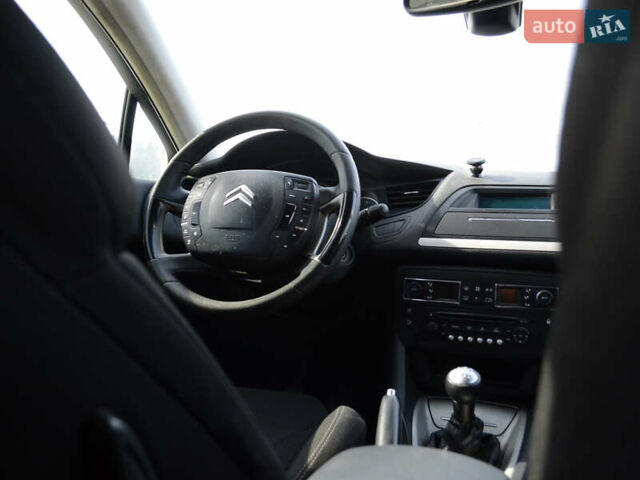 Серый Ситроен С5, объемом двигателя 1.56 л и пробегом 305 тыс. км за 5300 $, фото 7 на Automoto.ua