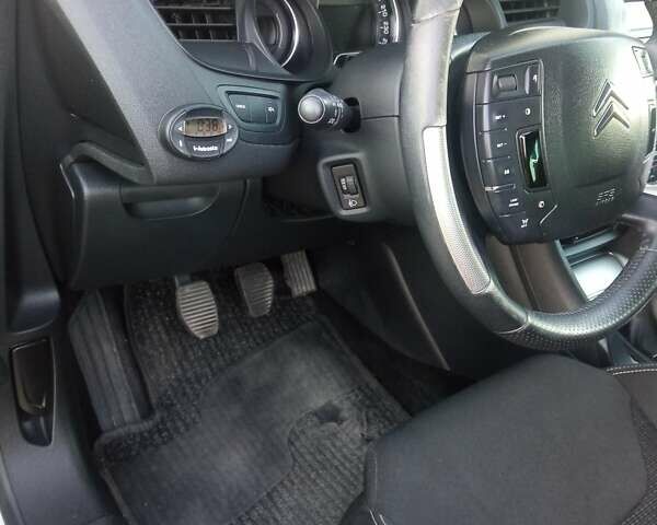 Сітроен С5 2010 у Рівному на Automoto.ua Сірий Сітроен С5, об'ємом двигуна 1.6 л та пробігом 262 тис. км за 7000 $, фото 10 на Automoto.ua