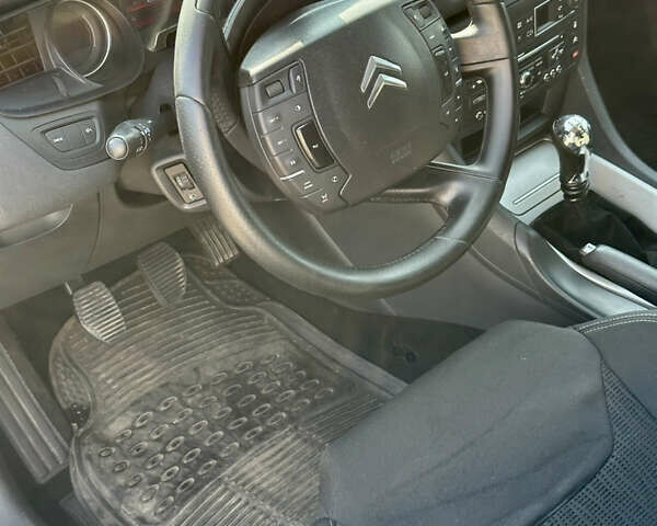 Ситроен С5 2010 в Ужгороде на Automoto.ua Серый Ситроен С5, объемом двигателя 1.56 л и пробегом 357 тыс. км за 5300 $, фото 11 на Automoto.ua