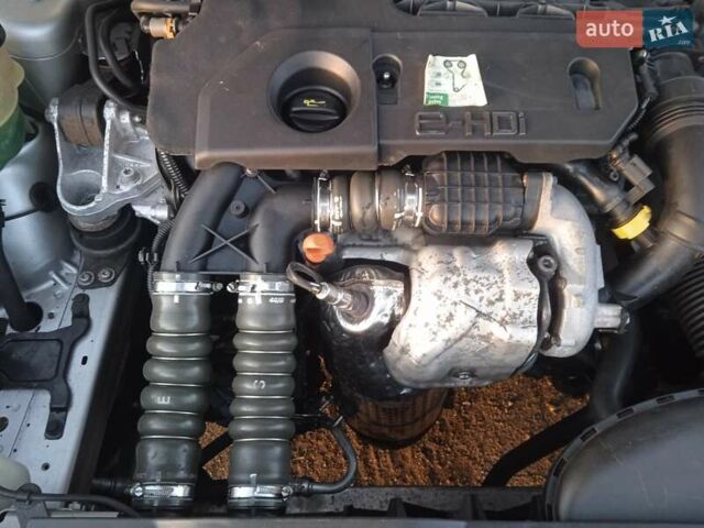 Серый Ситроен С5, объемом двигателя 1.56 л и пробегом 233 тыс. км за 6900 $, фото 27 на Automoto.ua