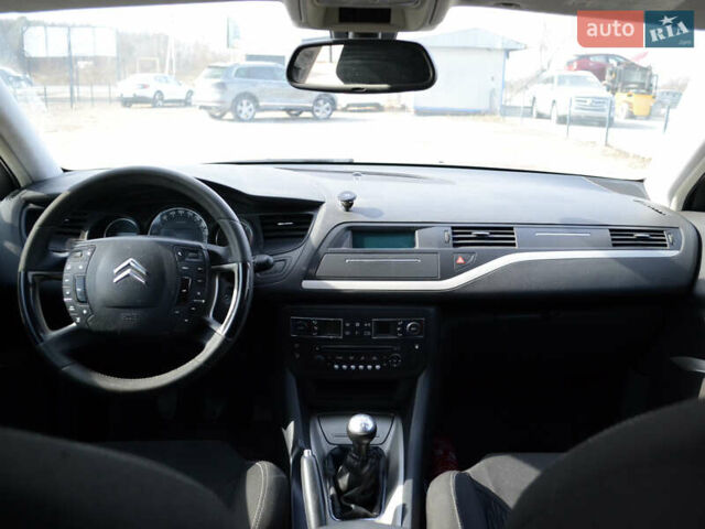 Серый Ситроен С5, объемом двигателя 1.56 л и пробегом 305 тыс. км за 5300 $, фото 8 на Automoto.ua