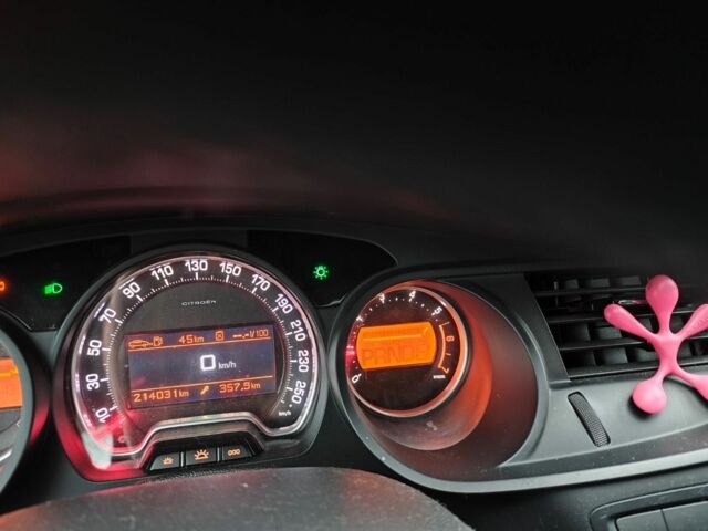 Серый Ситроен С5, объемом двигателя 1.6 л и пробегом 214 тыс. км за 5600 $, фото 6 на Automoto.ua