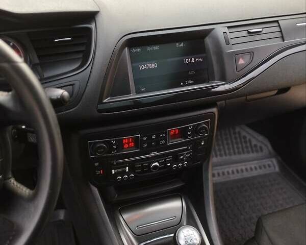 Серый Ситроен С5, объемом двигателя 1.6 л и пробегом 305 тыс. км за 5900 $, фото 16 на Automoto.ua