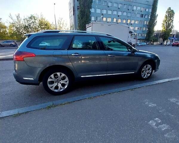 Ситроен С5 2010 в Одессе на Automoto.ua Серый Ситроен С5, объемом двигателя 2 л и пробегом 387 тыс. км за 4850 $, фото 1 на Automoto.ua