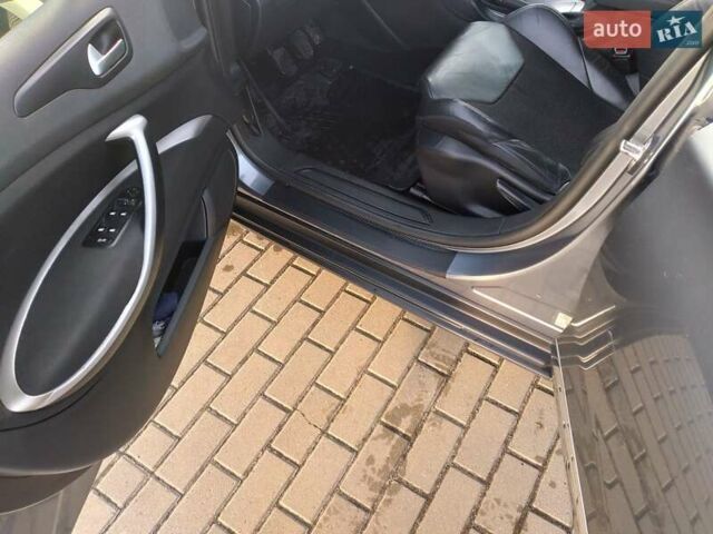 Серый Ситроен С5, объемом двигателя 1.6 л и пробегом 260 тыс. км за 7350 $, фото 9 на Automoto.ua