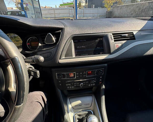 Сірий Сітроен С5, об'ємом двигуна 2 л та пробігом 309 тис. км за 6900 $, фото 18 на Automoto.ua