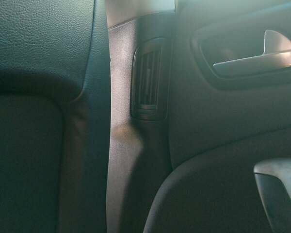 Серый Ситроен С5, объемом двигателя 1.6 л и пробегом 260 тыс. км за 7350 $, фото 12 на Automoto.ua