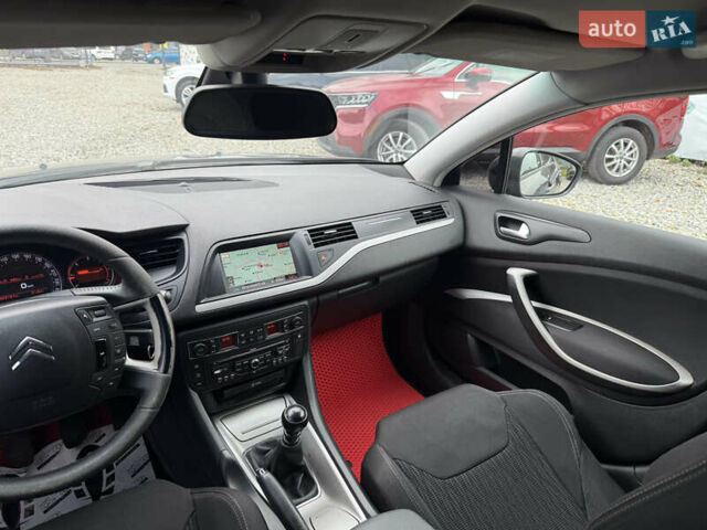 Сірий Сітроен С5, об'ємом двигуна 2 л та пробігом 320 тис. км за 5800 $, фото 13 на Automoto.ua