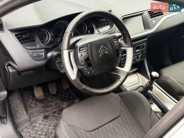 Сірий Сітроен С5, об'ємом двигуна 2 л та пробігом 246 тис. км за 8300 $, фото 23 на Automoto.ua