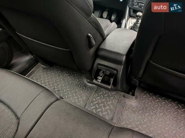 Сірий Сітроен С5, об'ємом двигуна 2 л та пробігом 246 тис. км за 8300 $, фото 12 на Automoto.ua