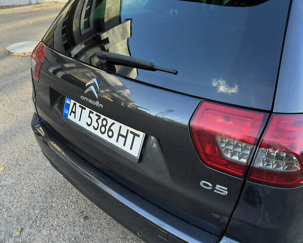 Ситроен С5 2012 в Ивано-Франковске на Automoto.ua Серый Ситроен С5, объемом двигателя 2.2 л и пробегом 222 тыс. км за 11500 $, фото 19 на Automoto.ua