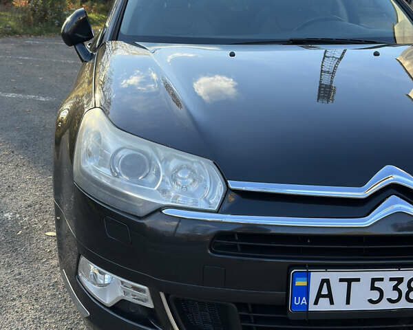 Ситроен С5 2012 в Ивано-Франковске на Automoto.ua Серый Ситроен С5, объемом двигателя 2.2 л и пробегом 222 тыс. км за 11500 $, фото 10 на Automoto.ua