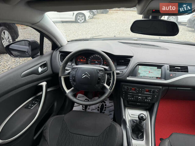 Сірий Сітроен С5, об'ємом двигуна 2 л та пробігом 320 тис. км за 5800 $, фото 12 на Automoto.ua