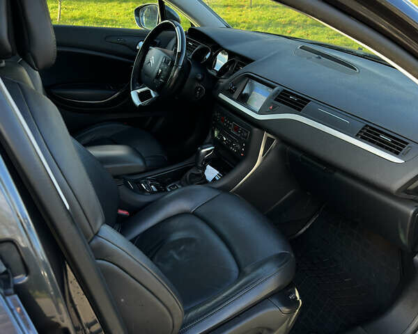 Ситроен С5 2012 в Ивано-Франковске на Automoto.ua Серый Ситроен С5, объемом двигателя 2.2 л и пробегом 222 тыс. км за 11500 $, фото 8 на Automoto.ua