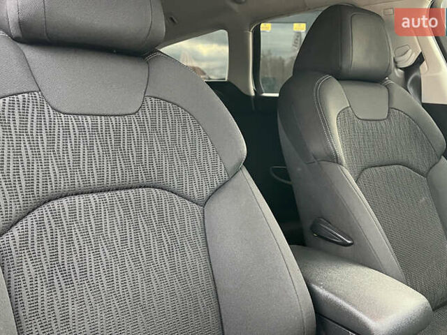 Серый Ситроен С5, объемом двигателя 1.56 л и пробегом 234 тыс. км за 7400 $, фото 21 на Automoto.ua