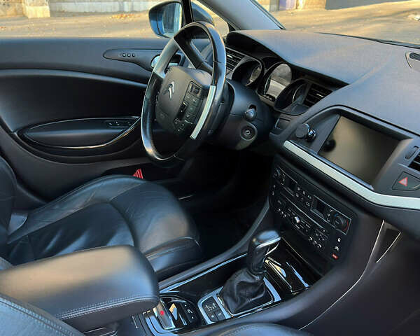 Ситроен С5 2012 в Ивано-Франковске на Automoto.ua Серый Ситроен С5, объемом двигателя 2.2 л и пробегом 222 тыс. км за 11500 $, фото 5 на Automoto.ua