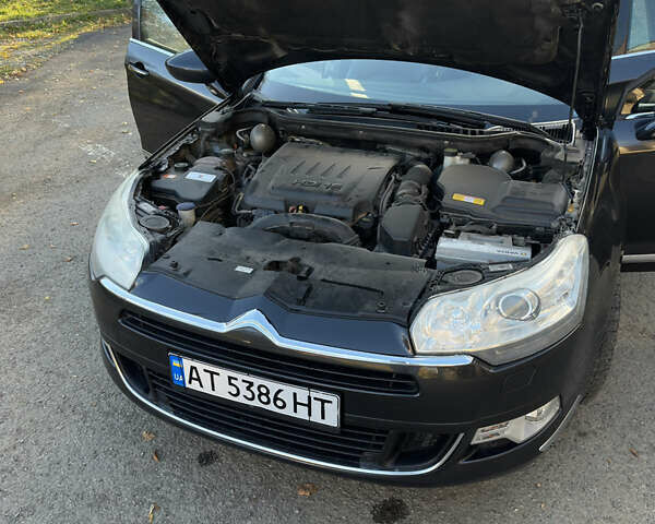 Ситроен С5 2012 в Ивано-Франковске на Automoto.ua Серый Ситроен С5, объемом двигателя 2.2 л и пробегом 222 тыс. км за 11500 $, фото 43 на Automoto.ua