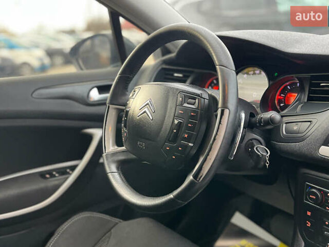 Серый Ситроен С5, объемом двигателя 1.56 л и пробегом 234 тыс. км за 7400 $, фото 16 на Automoto.ua