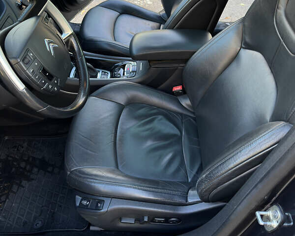 Ситроен С5 2012 в Ивано-Франковске на Automoto.ua Серый Ситроен С5, объемом двигателя 2.2 л и пробегом 222 тыс. км за 11500 $, фото 32 на Automoto.ua