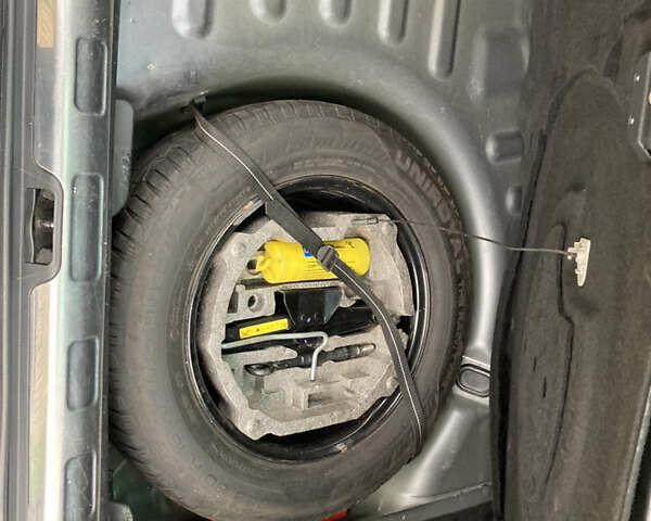 Сірий Сітроен С5, об'ємом двигуна 1.6 л та пробігом 279 тис. км за 7000 $, фото 27 на Automoto.ua