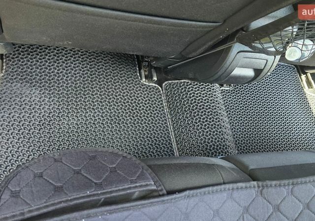 Серый Ситроен С5, объемом двигателя 1.6 л и пробегом 252 тыс. км за 6600 $, фото 15 на Automoto.ua