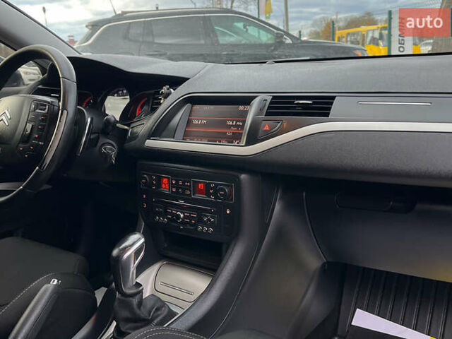 Серый Ситроен С5, объемом двигателя 1.56 л и пробегом 234 тыс. км за 7400 $, фото 17 на Automoto.ua