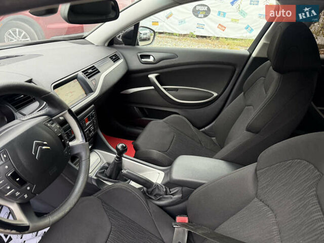 Сірий Сітроен С5, об'ємом двигуна 2 л та пробігом 320 тис. км за 5800 $, фото 16 на Automoto.ua