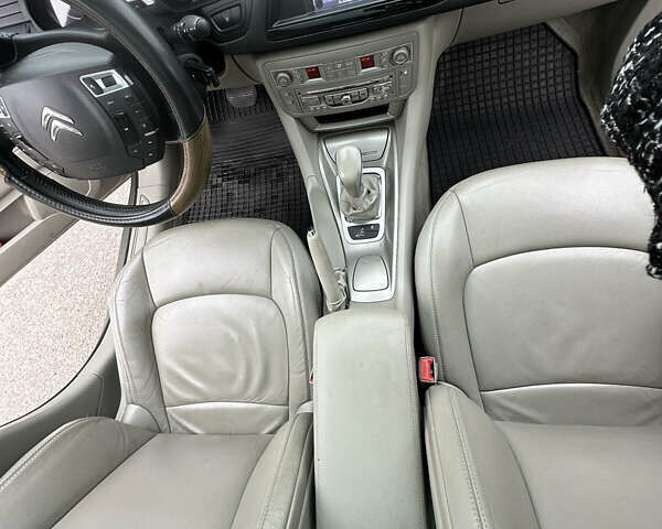 Сірий Сітроен С5, об'ємом двигуна 1.6 л та пробігом 184 тис. км за 7500 $, фото 10 на Automoto.ua