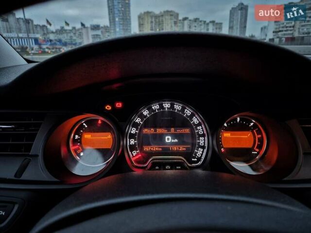 Сірий Сітроен С5, об'ємом двигуна 2 л та пробігом 258 тис. км за 8500 $, фото 20 на Automoto.ua