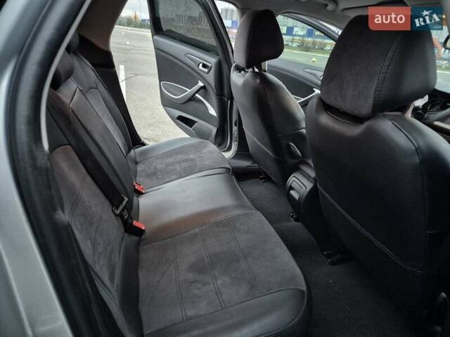 Сірий Сітроен С5, об'ємом двигуна 2 л та пробігом 258 тис. км за 8500 $, фото 10 на Automoto.ua