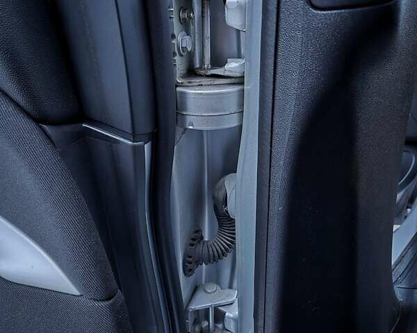 Сірий Сітроен С5, об'ємом двигуна 2 л та пробігом 258 тис. км за 8500 $, фото 26 на Automoto.ua