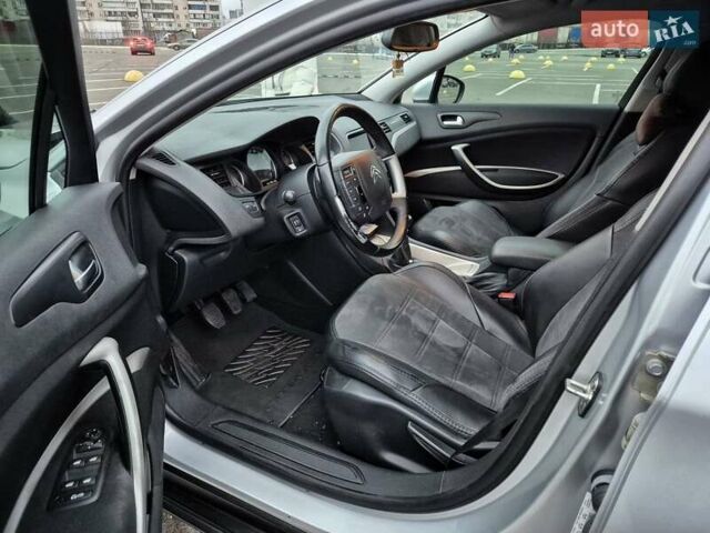 Сірий Сітроен С5, об'ємом двигуна 2 л та пробігом 258 тис. км за 8500 $, фото 13 на Automoto.ua