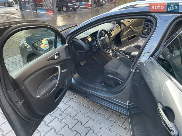 Сірий Сітроен С5, об'ємом двигуна 1.6 л та пробігом 240 тис. км за 7500 $, фото 14 на Automoto.ua