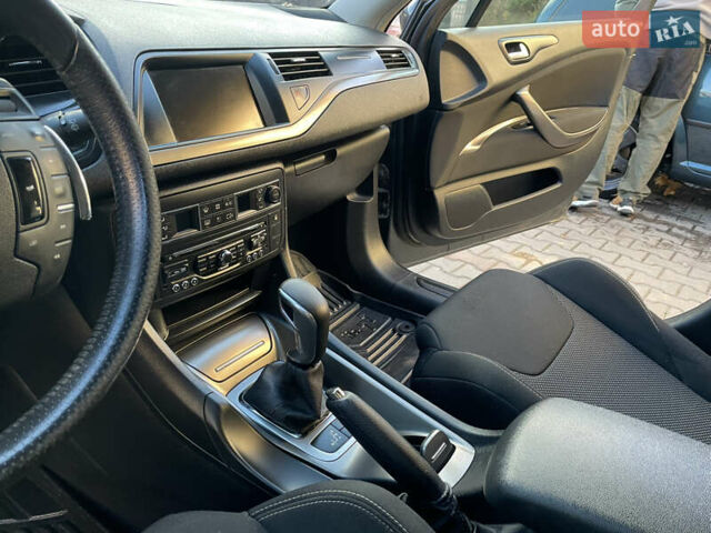 Сірий Сітроен С5, об'ємом двигуна 1.6 л та пробігом 240 тис. км за 7500 $, фото 6 на Automoto.ua