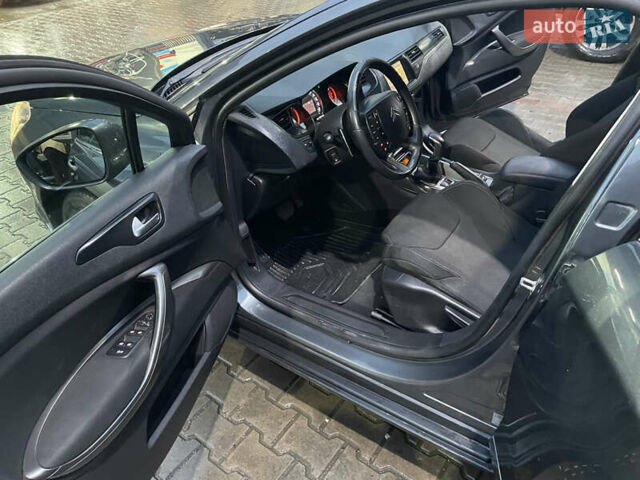 Сірий Сітроен С5, об'ємом двигуна 1.56 л та пробігом 247 тис. км за 7400 $, фото 15 на Automoto.ua