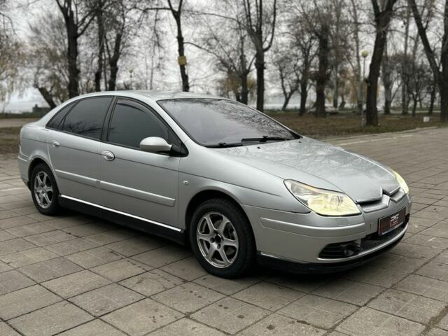 Серый Ситроен С5, объемом двигателя 2 л и пробегом 214 тыс. км за 3500 $, фото 4 на Automoto.ua