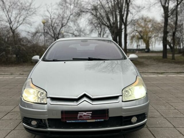 Серый Ситроен С5, объемом двигателя 2 л и пробегом 214 тыс. км за 3500 $, фото 2 на Automoto.ua