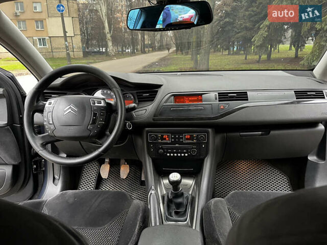 Синій Сітроен С5, об'ємом двигуна 1.56 л та пробігом 265 тис. км за 6500 $, фото 15 на Automoto.ua