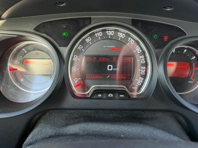 Синий Ситроен С5, объемом двигателя 2 л и пробегом 322 тыс. км за 3799 $, фото 6 на Automoto.ua