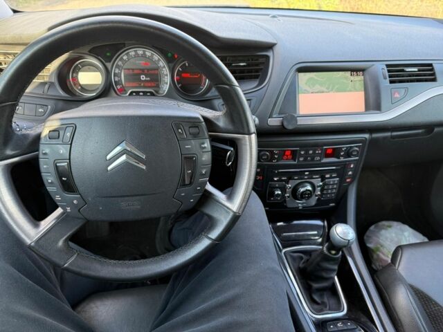 Синий Ситроен С5, объемом двигателя 2 л и пробегом 322 тыс. км за 3799 $, фото 5 на Automoto.ua