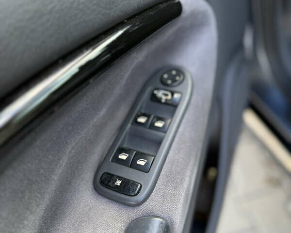 Синий Ситроен С5, объемом двигателя 2 л и пробегом 252 тыс. км за 5299 $, фото 17 на Automoto.ua