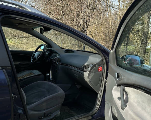 Синий Ситроен С5, объемом двигателя 2 л и пробегом 243 тыс. км за 4500 $, фото 7 на Automoto.ua