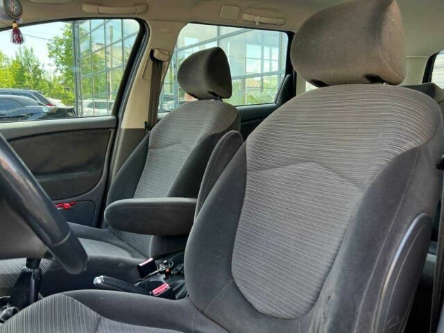 Синий Ситроен С5, объемом двигателя 2 л и пробегом 265 тыс. км за 5900 $, фото 8 на Automoto.ua