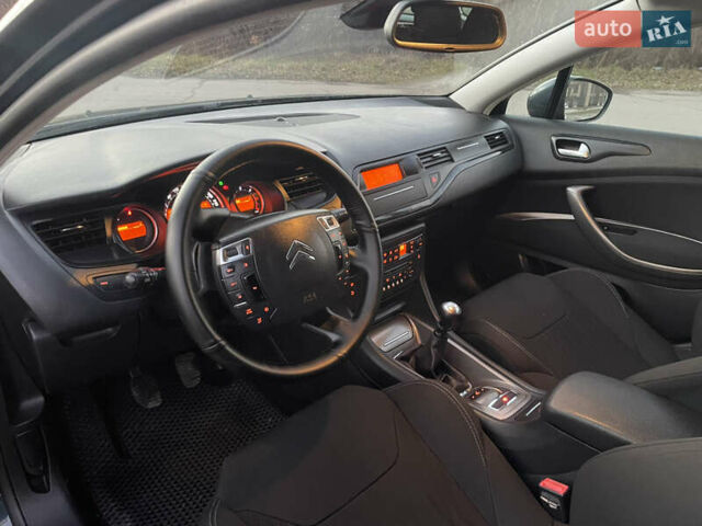 Синий Ситроен С5, объемом двигателя 2 л и пробегом 212 тыс. км за 5500 $, фото 7 на Automoto.ua